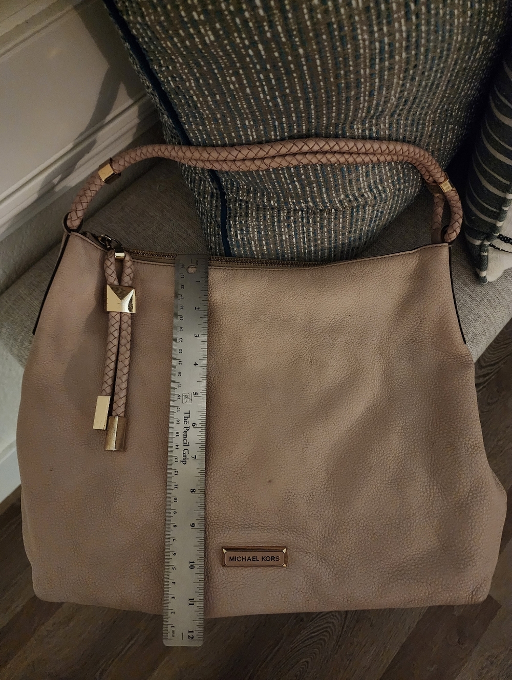 Michael Kors Pebbled Leather Shoulder Bag in Blush Pink - Picture 14 of 16